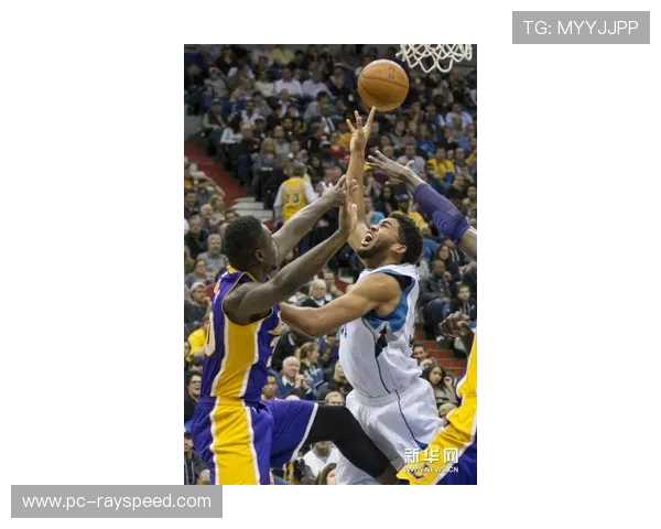 森林狼客场不敌独行侠，季后赛排名争夺激烈